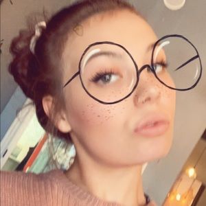 Meet your Posher, Jade